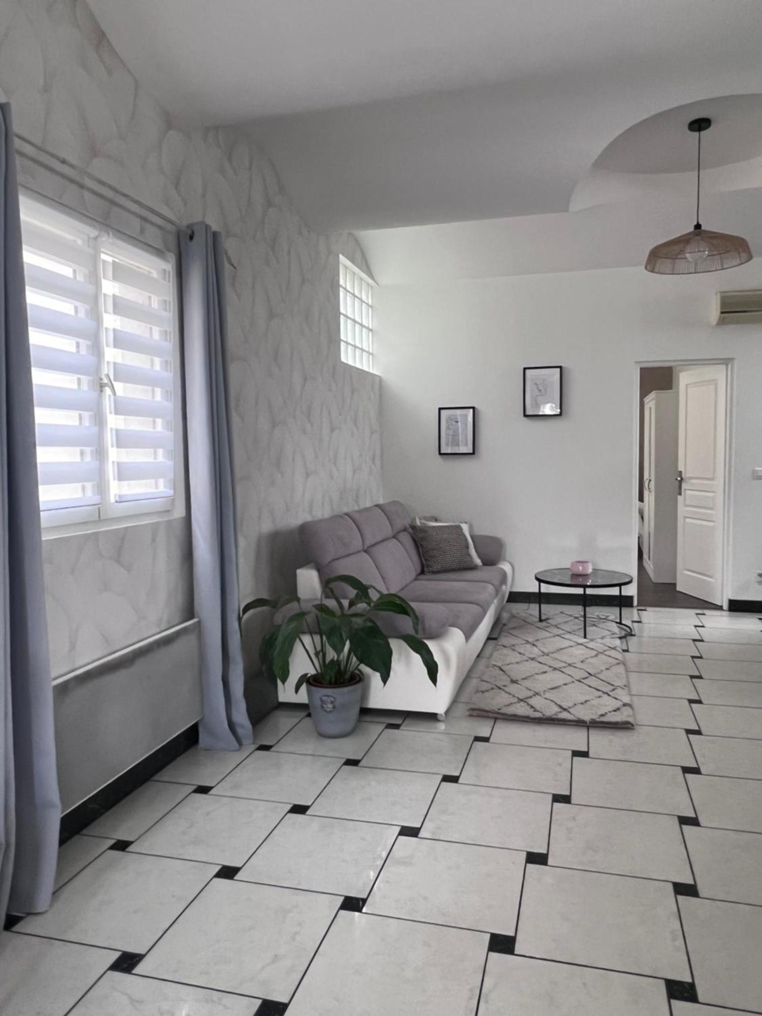 Stea Guesthouse Proche Paris Villeneuve-le-Roi Esterno foto